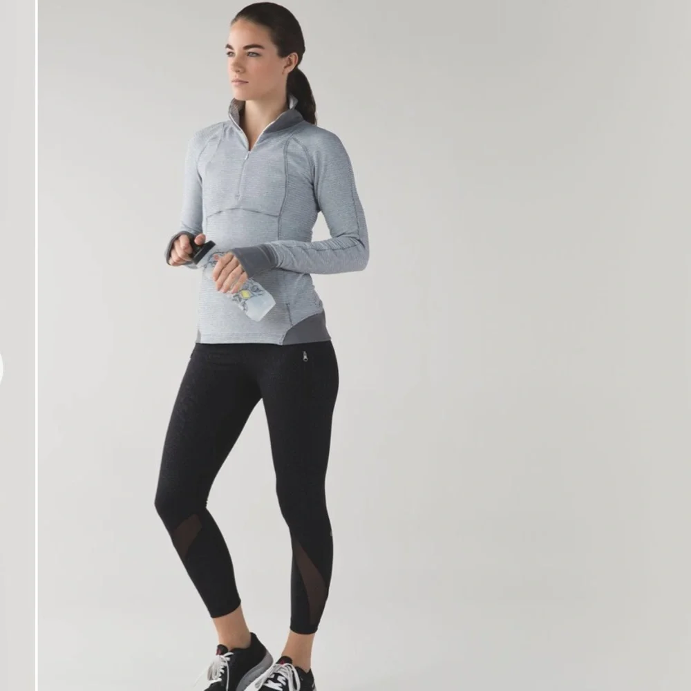 SALE!!! Lululemon Runderful half zip jacket size 4